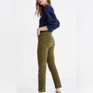 Madewell Classic Straight Corduroy Jean in vintage moss green / size 28, ankle